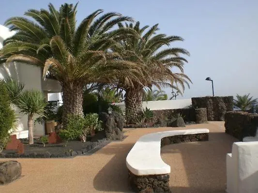 Schoene Wohnung In Playa Blanca Mit Grill, Garten Und Terrasse Und Neben Dem Strand Spain